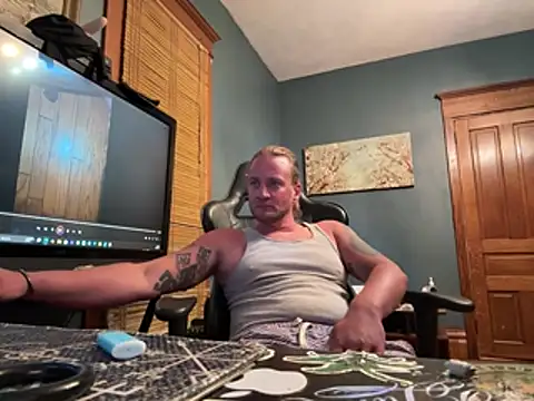 Show modela Ragnarrodbrok na web-kameri
