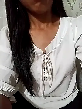 Helen-nn লাইভ XXX চ্যাট