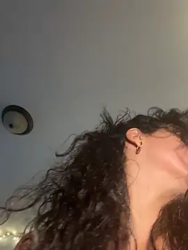 Kittybangerangbang: διαδικ τυακό σόου στην κάμερα