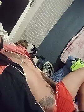 Juanluigui04 webcam show