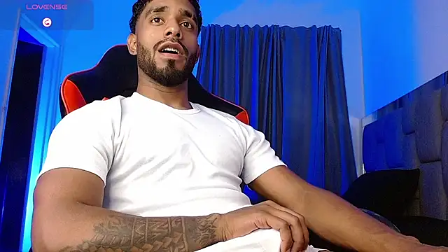 Show modela Damiano_walker na web-kameri