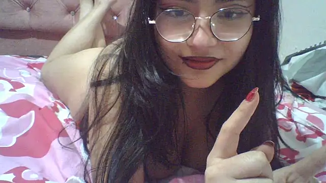 Thania-'s Live XXX Chat
