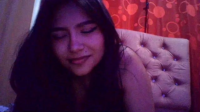 Thania- Adlı Modelin Canlı XXX Sohbeti