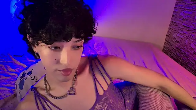 xFemboyToy: διαδικτυακό σόου στην κάμερα