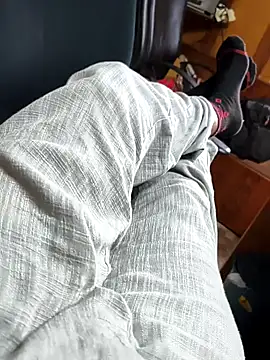 Gujju_chokro Show in webcam