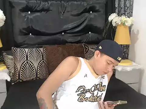PRIMOLOVEXX 在線直播表演