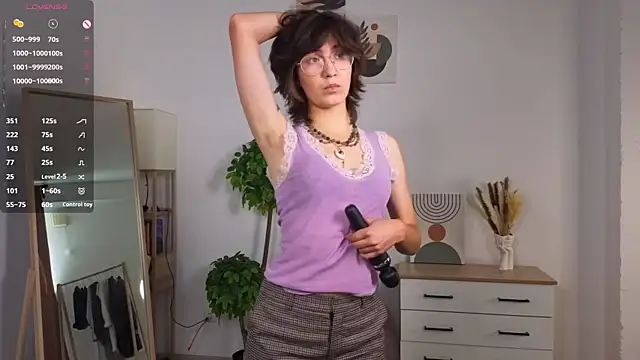 AnnettBeliles Adlı Modelin Canlı XXX Sohbeti