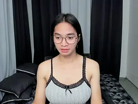 AsianPetiteMarian 网络视讯表演