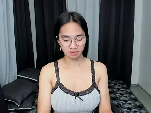 AsianPetiteMarian 在線直播表演