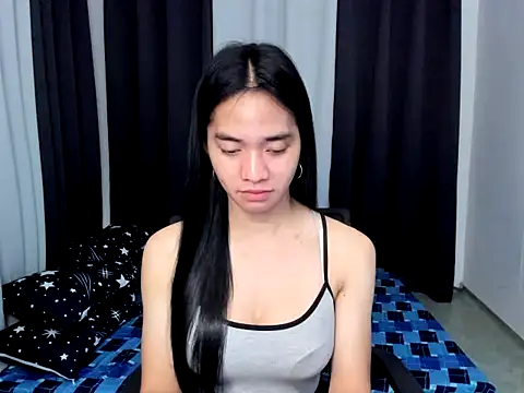 הופעת וובקאם של AsianPetiteMarian