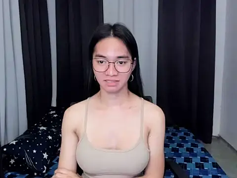 AsianPetiteMarian 网络视讯表演