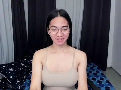 AsianPetiteMarian 在線直播表演