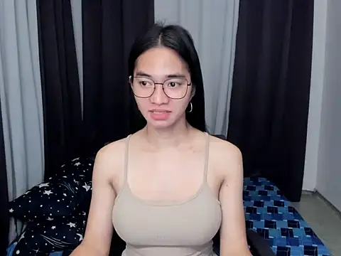 AsianPetiteMarian Adlı Modelin Web Kamerası Şovu