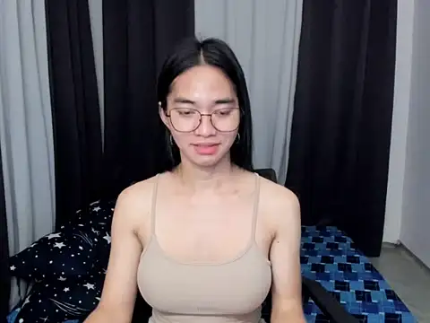 AsianPetiteMarian Adlı Modelin Web Kamerası Şovu