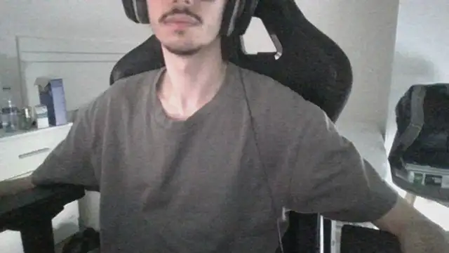 Show de gabrielNovin17cm na webcam