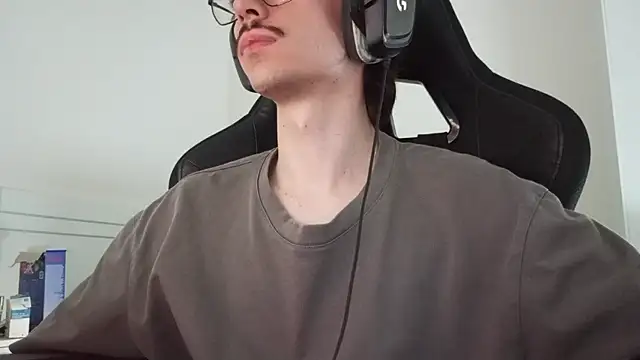 gabrielNovin17cm's Webcam Show