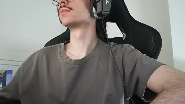 gabrielNovin17cm's Webcam Show