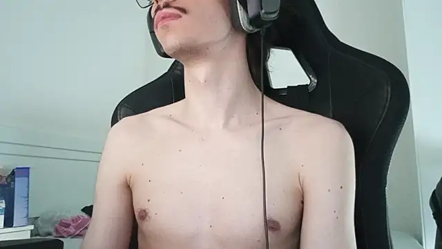 gabrielNovin17cm's Webcam Show