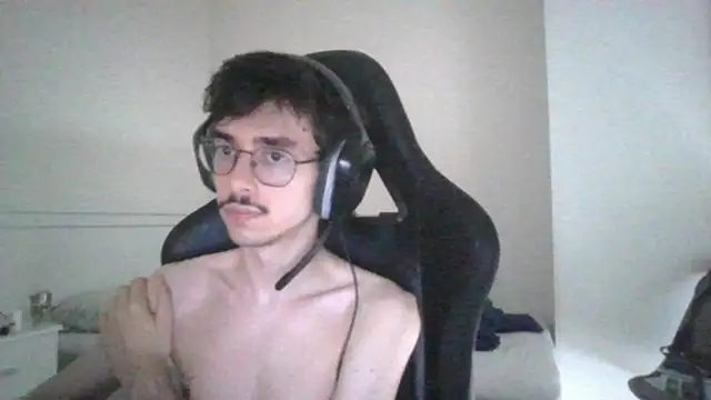 gabrielNovin17cm's Webcam Show