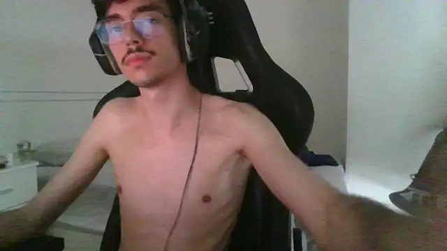 Show de gabrielNovin17cm na webcam
