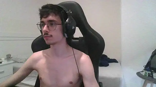 Show de gabrielNovin17cm na webcam
