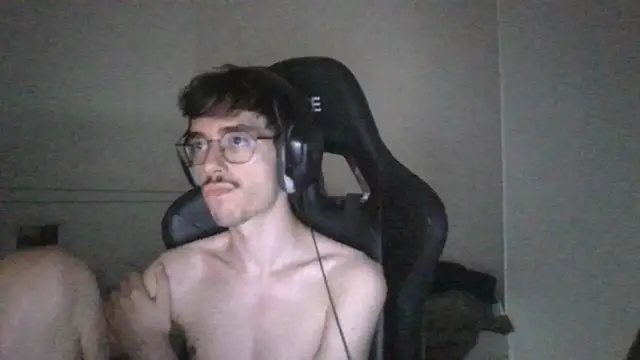 Show de gabrielNovin17cm na webcam