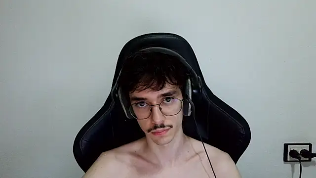 Show de gabrielNovin17cm na webcam