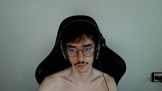 Show modela gabrielNovin17cm na web-kameri