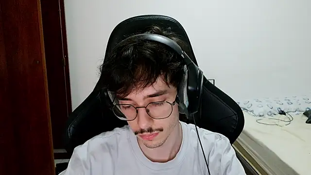 gabrielNovin17cm's Webcam Show