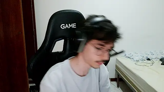 הופעת וובקאם של gabrielNovin17cm