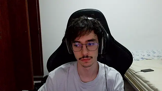 gabrielNovin17cm's Webcam Show
