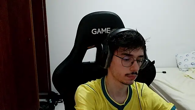 gabrielNovin17cm webkamerás műsora