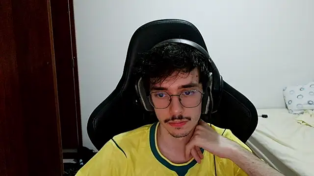 gabrielNovin17cm's Webcam Show