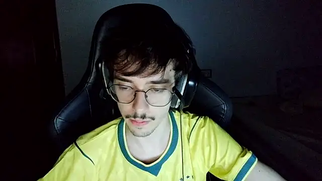 Show de gabrielNovin17cm na webcam