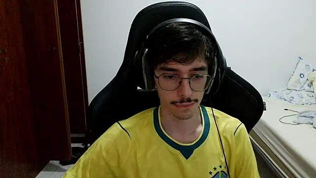Show de gabrielNovin17cm na webcam