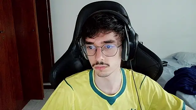 Show de gabrielNovin17cm na webcam