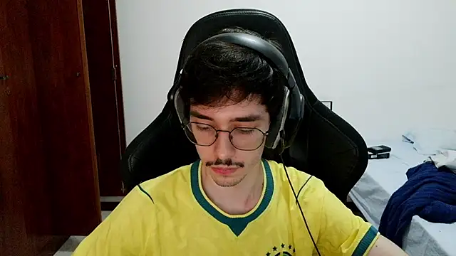 gabrielNovin17cm's Webcam Show