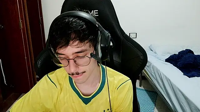 Show de gabrielNovin17cm na webcam