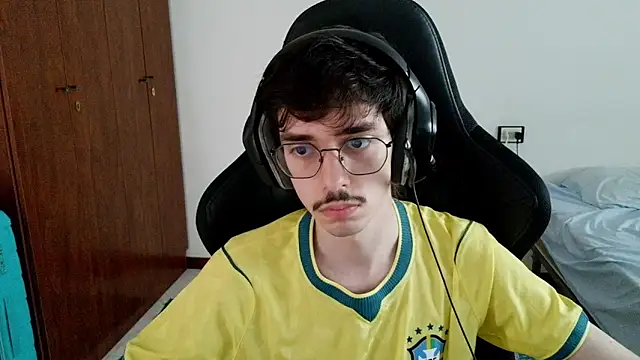 Show de gabrielNovin17cm na webcam