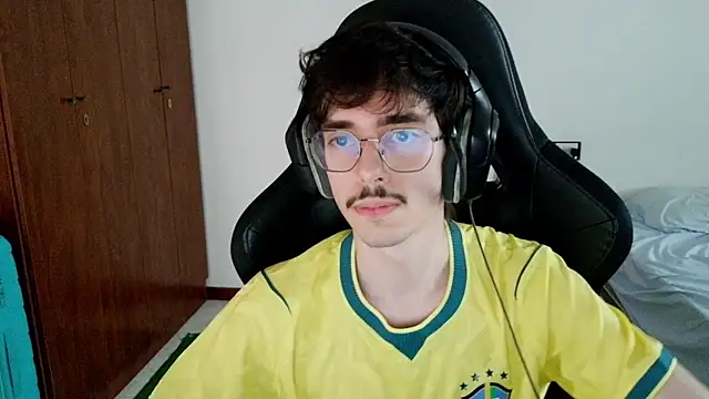 Show de gabrielNovin17cm na webcam