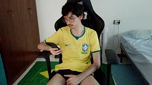 Show de gabrielNovin17cm na webcam
