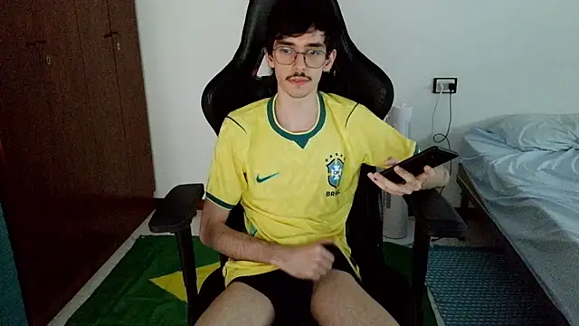 Show de gabrielNovin17cm na webcam