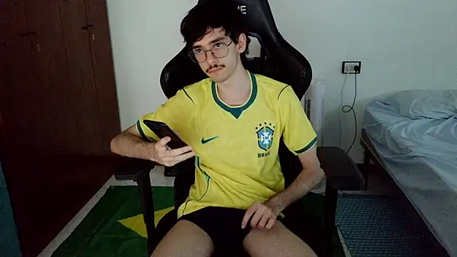 Show de gabrielNovin17cm na webcam