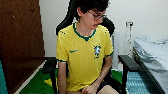 Show de gabrielNovin17cm na webcam
