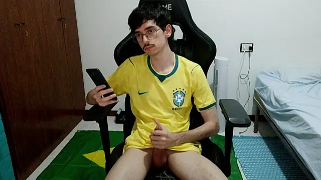 Show de gabrielNovin17cm na webcam