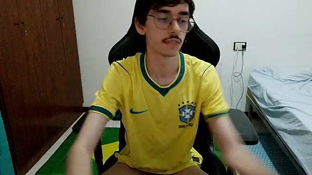 gabrielNovin17cm's Webcam Show