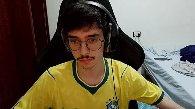 Show de gabrielNovin17cm na webcam
