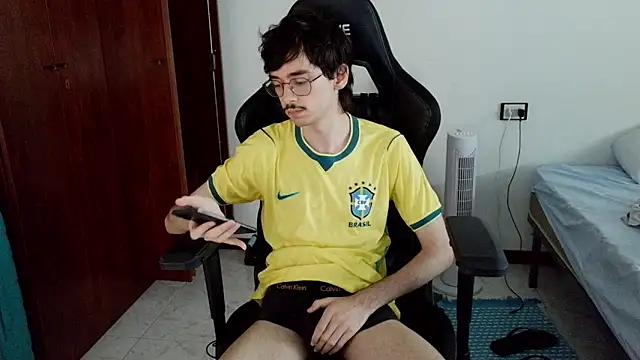 Show de gabrielNovin17cm na webcam