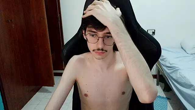 Show de gabrielNovin17cm na webcam