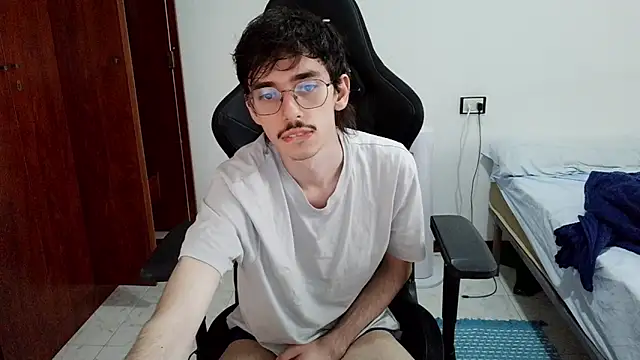 Show de gabrielNovin17cm na webcam
